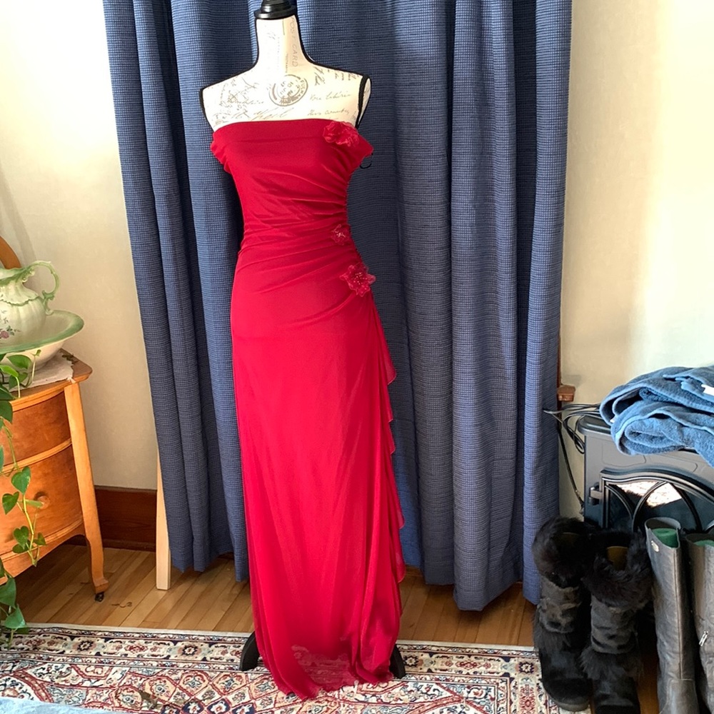 City Triangles strapless grown